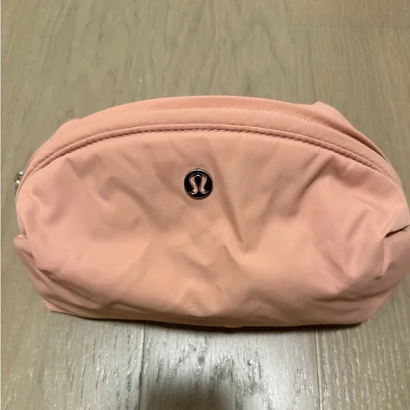 Lululemon Feeling Ready Bag - Picture 1 of 4